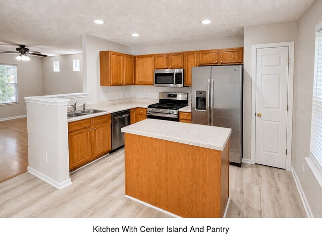 Building Photo - 3-Bedroom Pet Friendly Home with Fenced Backyard Near GA-400