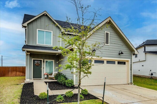 Building Photo - 125 Frogmore Lp
