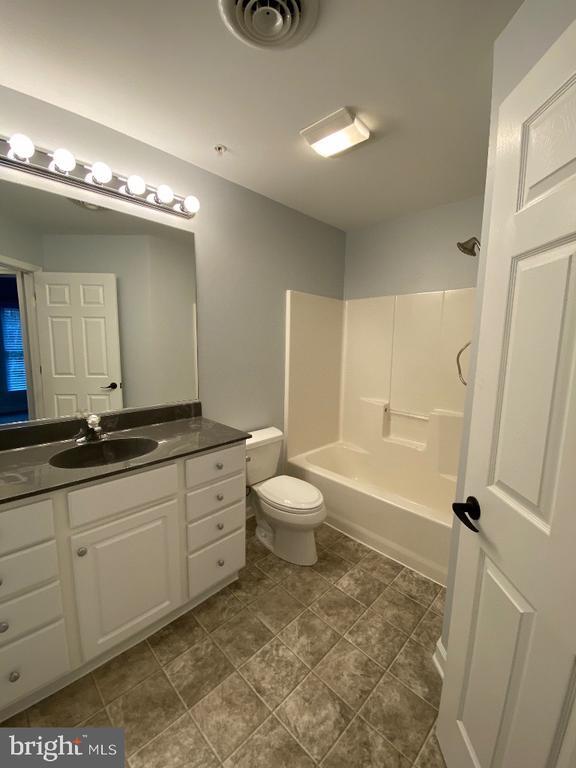 Building Photo - 28447 Pinehurst Cir