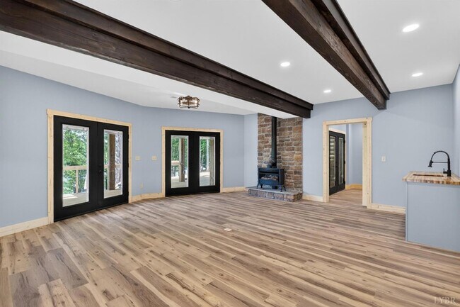 Building Photo - 308 Acres Ct