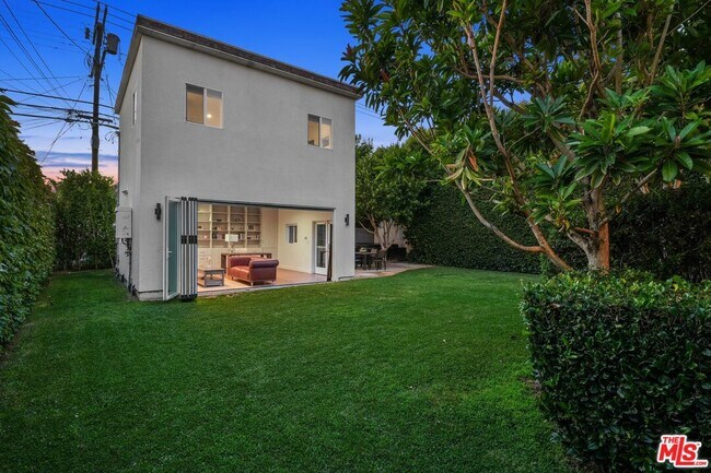 Building Photo - 1155 S Rimpau Blvd