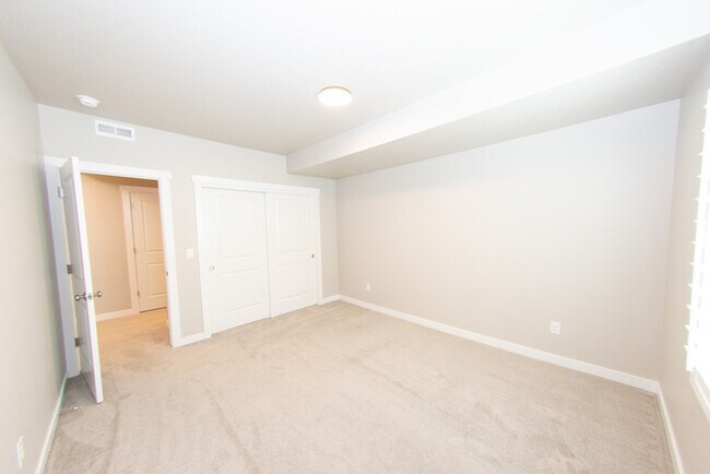 Building Photo - Modern Farmhouse Rambler – 7 Bed, 4 Bath –...
