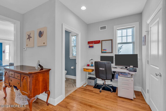 Building Photo - 300 Salem Ave