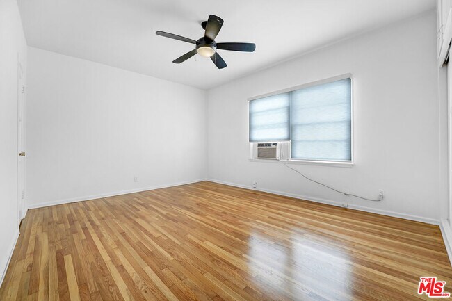 Building Photo - 1235 N Crescent Heights Blvd