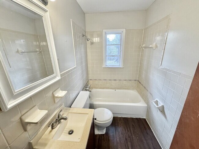 Building Photo - 1761 Cornelia Ln