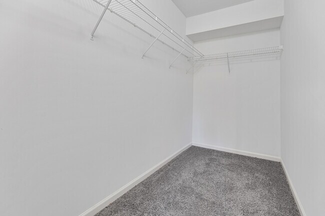 Building Photo - 2211 Waterleaf Ct