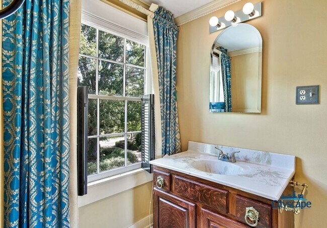 Building Photo - HISTORIC FARMHOUSE ON AN ACRE IN MANAKIN