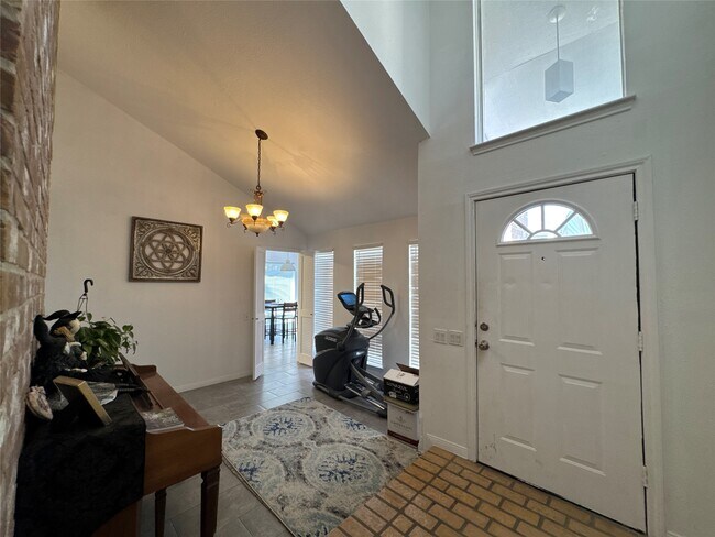 Building Photo - 2023 Woodland Springs St