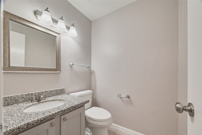 Building Photo - 2425 W Settler's Way