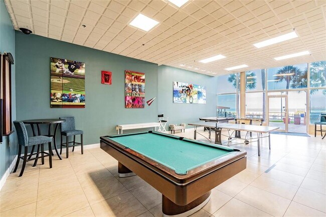 Building Photo - 880 Mandalay Ave