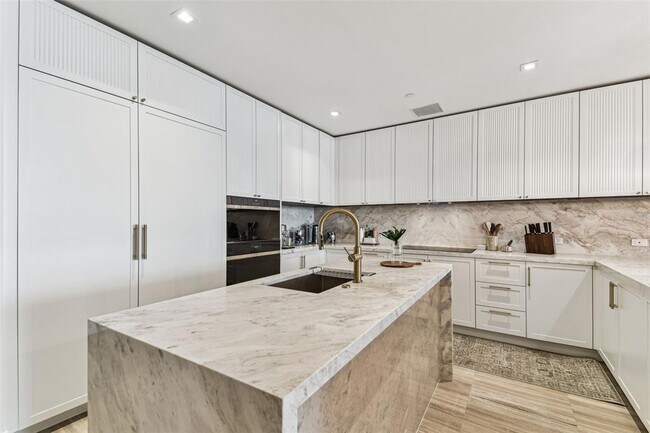 Building Photo - 3101 Bayshore Blvd