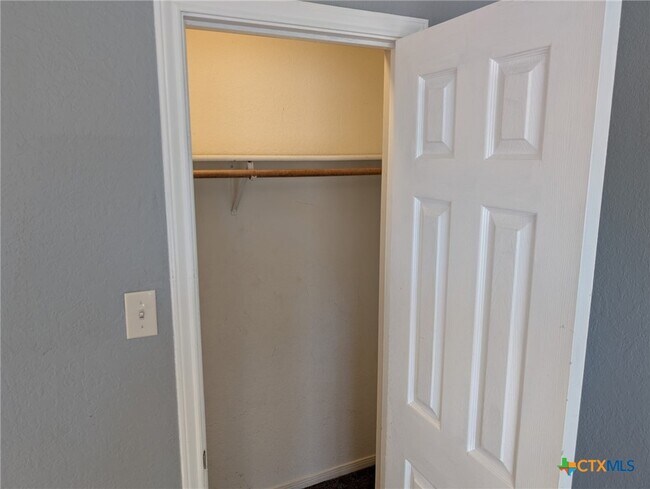 Building Photo - 4309 Chantz Dr