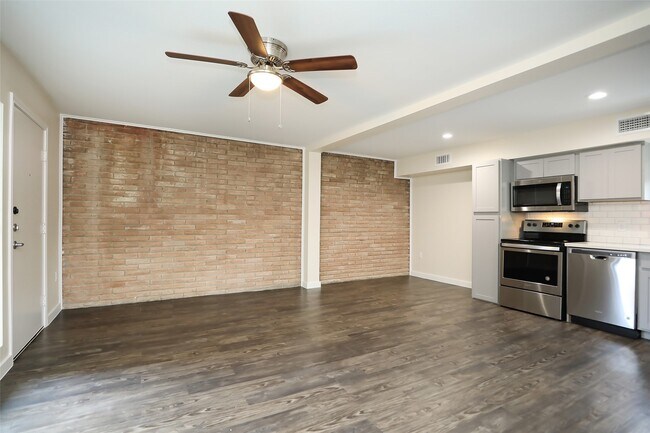 Building Photo - 5504 La Branch St