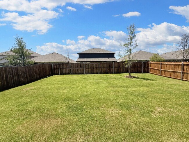 Building Photo - Elegant New Build in Princeton with Pool, ...