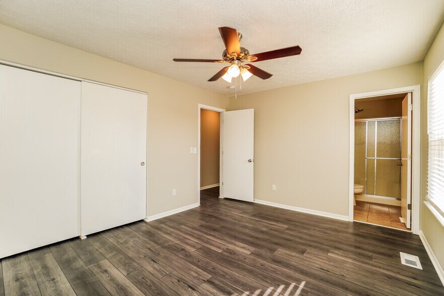 Building Photo - 1365 Randan Dr