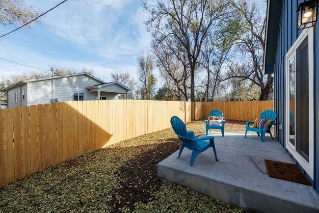 Building Photo - Beautifully remodeled bungalow