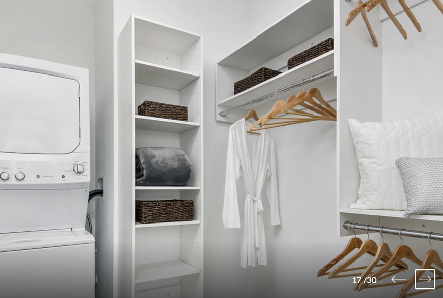 Building Photo - 1212 N La Salle Dr