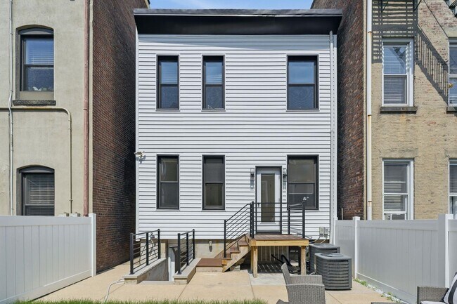 Building Photo - 2602 Palisade Ave