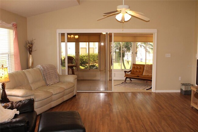 Building Photo - 3115 Live Oak Ln