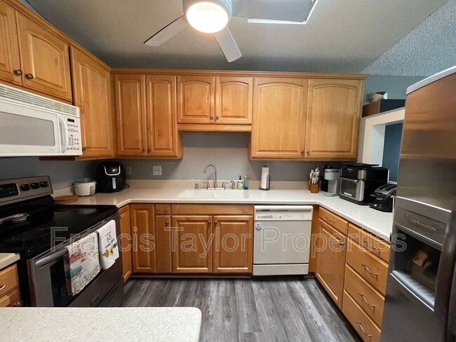 Building Photo - 2422 Teaberry Glen