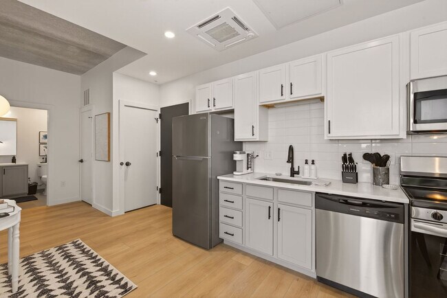 Building Photo - 211 Foster Ave