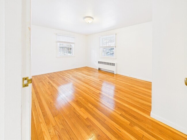 Building Photo - 24 Walpole St