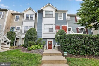 Building Photo - 10925 Postern Ct