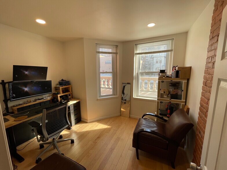 Building Photo - 3027 John F Kennedy Blvd