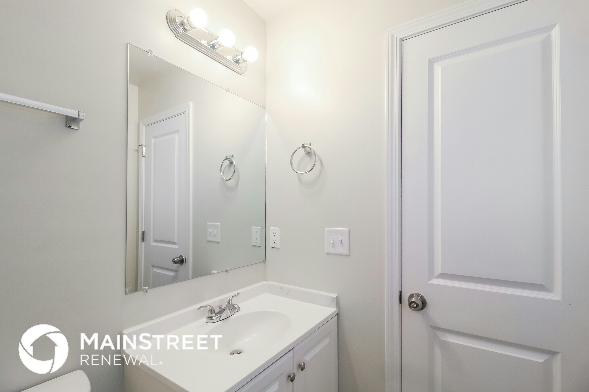 Building Photo - 430 Birch Ln SE