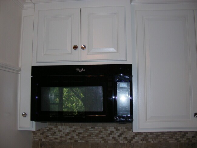 Building Photo - 3222 Cardinal Dr