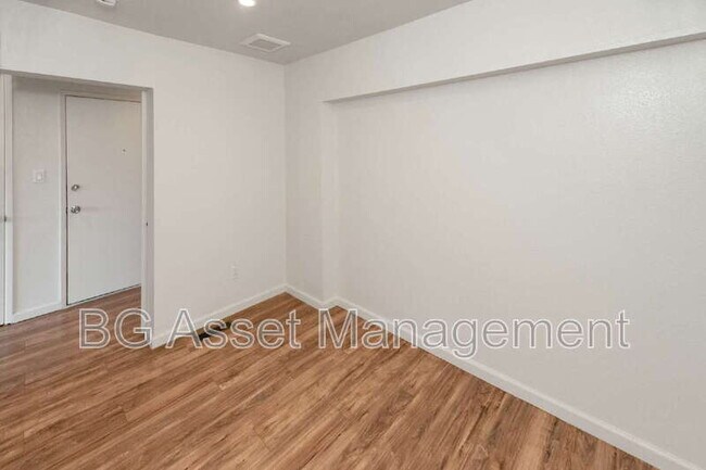 Building Photo - 50 Frey Pl