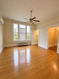 Building Photo - 302 N 7th St