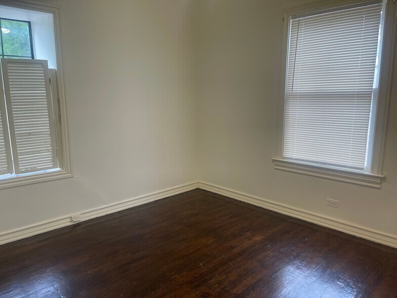 Building Photo - 225 Monticello Ct