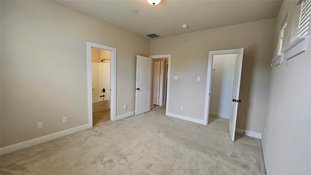 Building Photo - 950 Brook Forest Ln