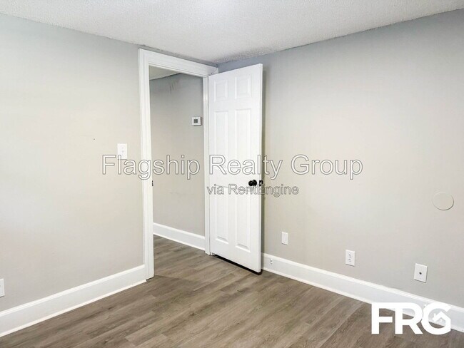 Building Photo - 600 Howell St