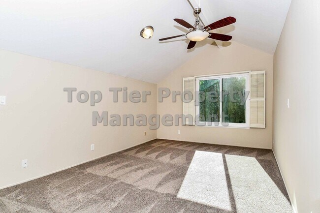 Building Photo - Beautiful 3 Bd/2.5 Ba/1697 sf Walnut Creek townhouse in desirable neighborhood! Available April 1st!