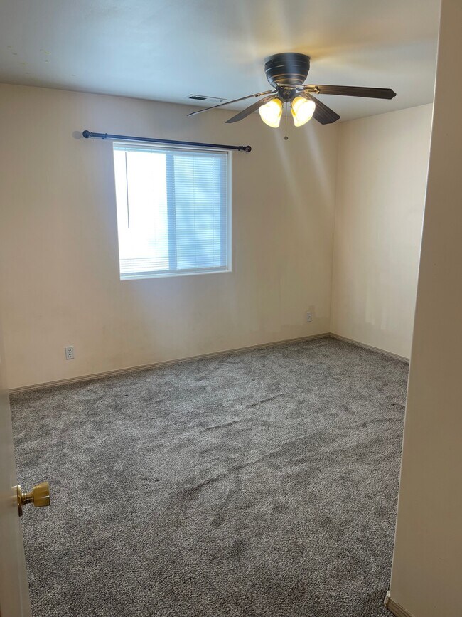 Building Photo - 124 Lambert Ct