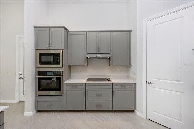 Building Photo - 12655 Wellen Golf St