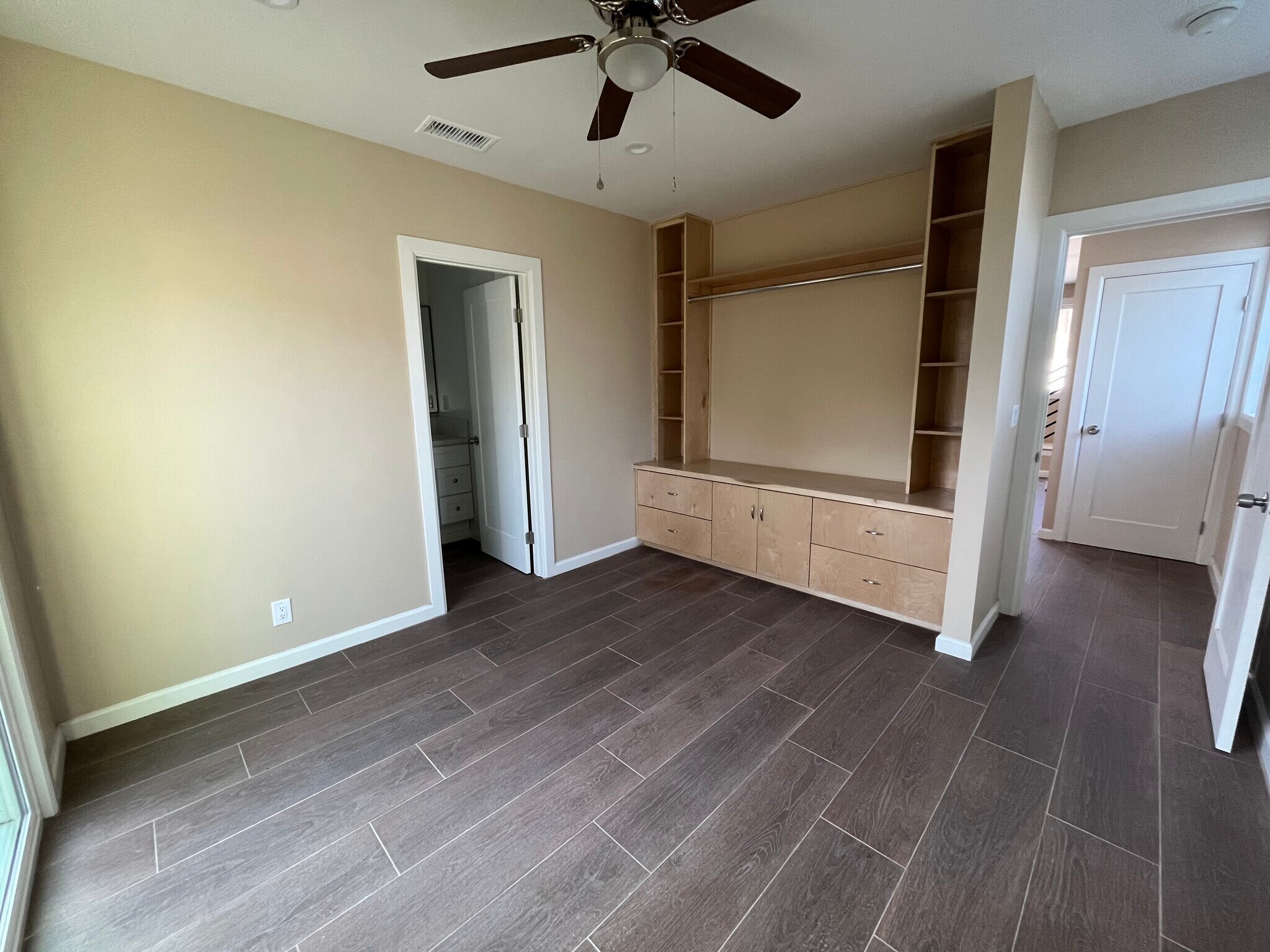 Building Photo - 13836 Cohasset St