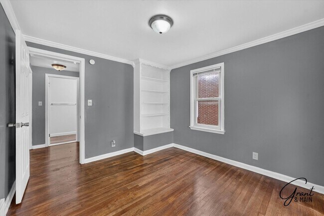 Building Photo - 17400 Huntington Rd