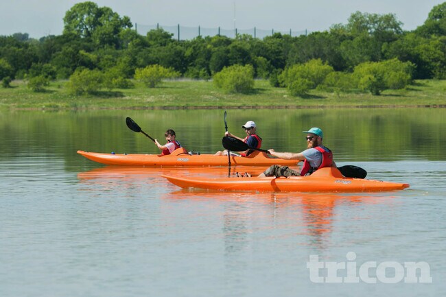 Building Photo - 715 Lacewing Dr