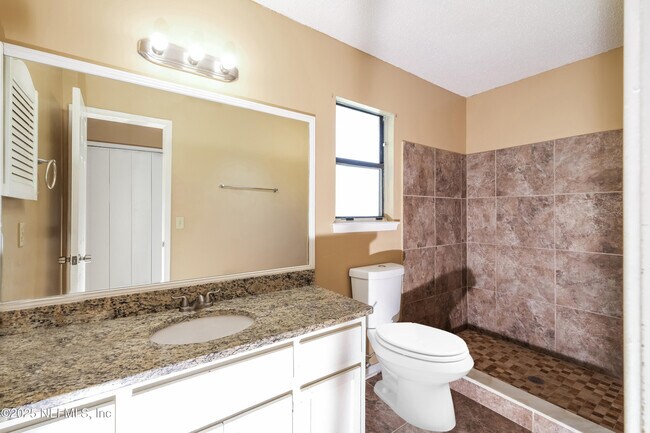 Building Photo - 2532 Townsquare Dr