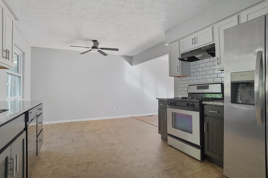 Building Photo - 5758 Beech Dr