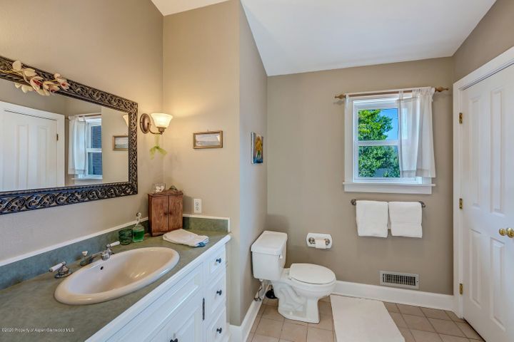 Building Photo - 1359 Wald Dr