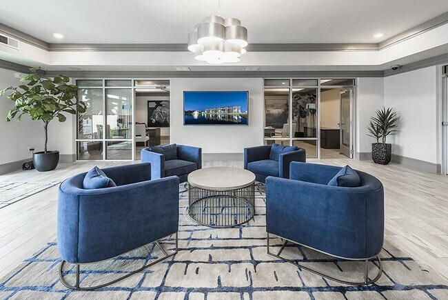 Building Photo - 918 Aventine Dr