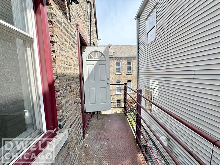 Building Photo - 2133 S Fairfield Ave