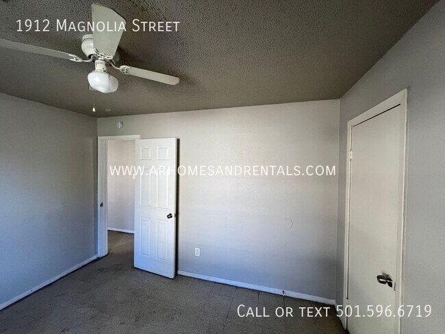 Building Photo - 1912 N Magnolia St