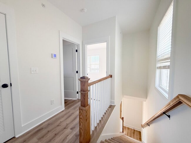 Building Photo - Fuller Style - Spacious 3-Bedroom Townhome with Pool and Pickleball Court