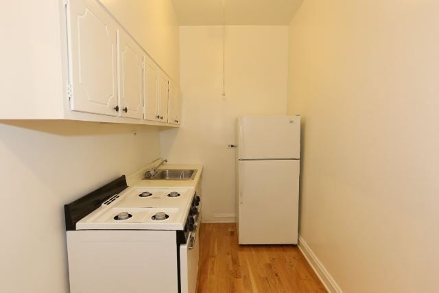 Building Photo - 4650 N Paulina St