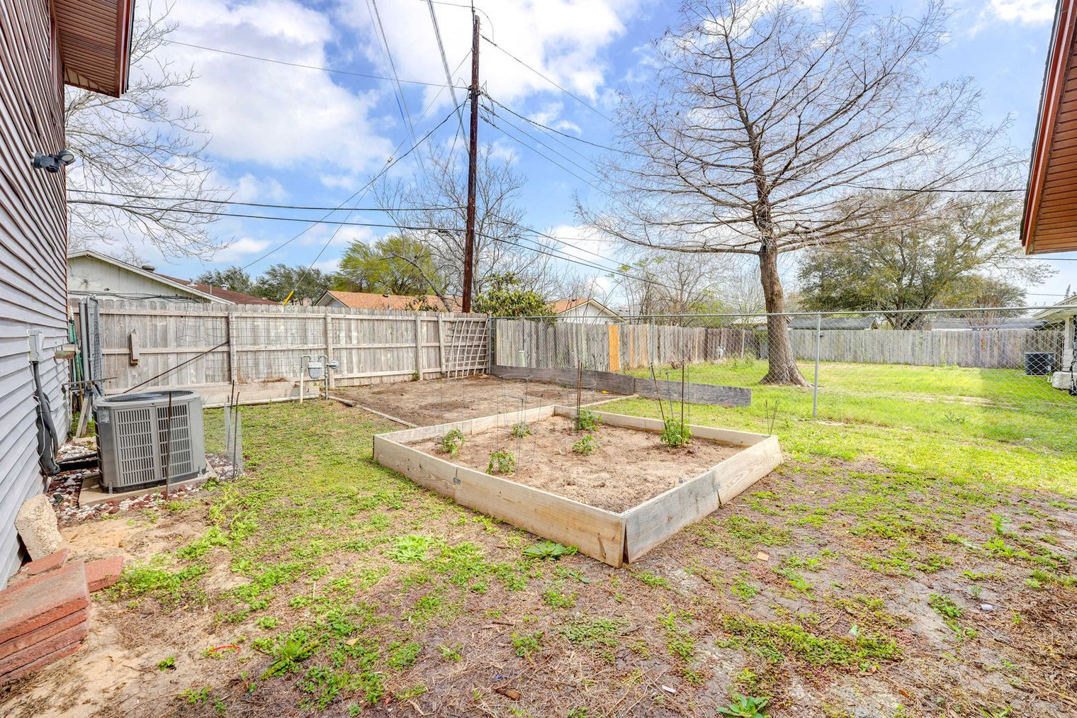 Building Photo - 3602 Waterloo Dr